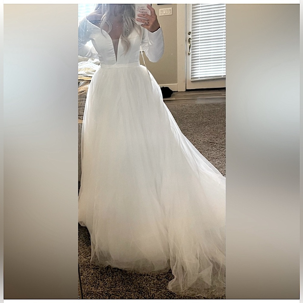 Gown - Picture 3 of 11